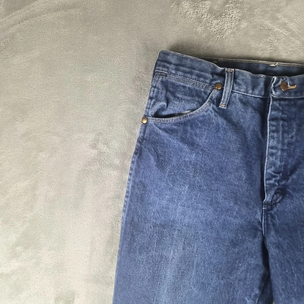 Vintage Wrangler Jeans Mens 32x34 Blue Denim 100% Cotton Western Cowboy Made USA